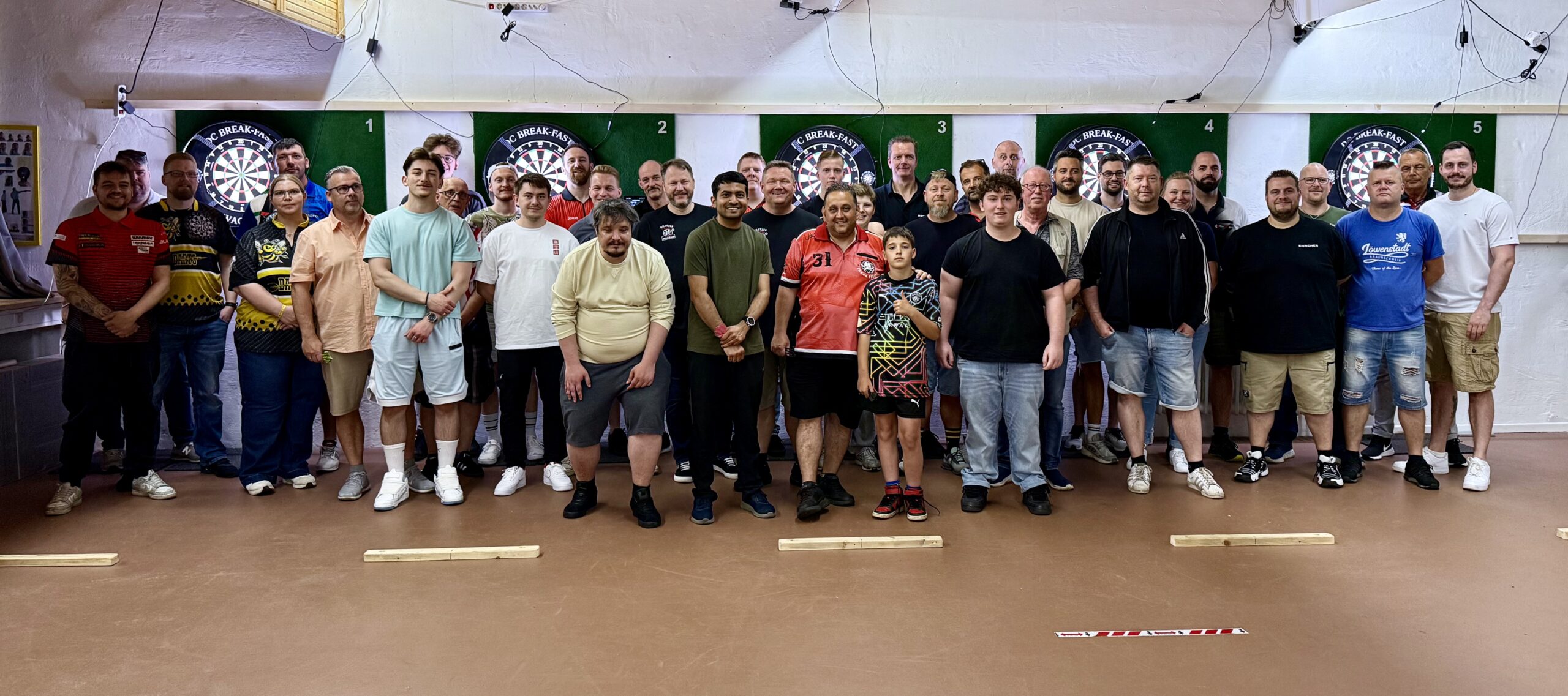 Gruppenfoto beim 9. Kratzerturnier im Schützenhaus Waggum